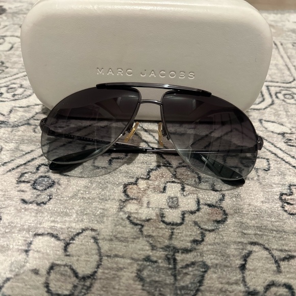Marc Jacobs Silver and Black Aviator Sunglasses - Picture 2 of 6